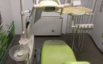 Stomatoloska stolica suntem